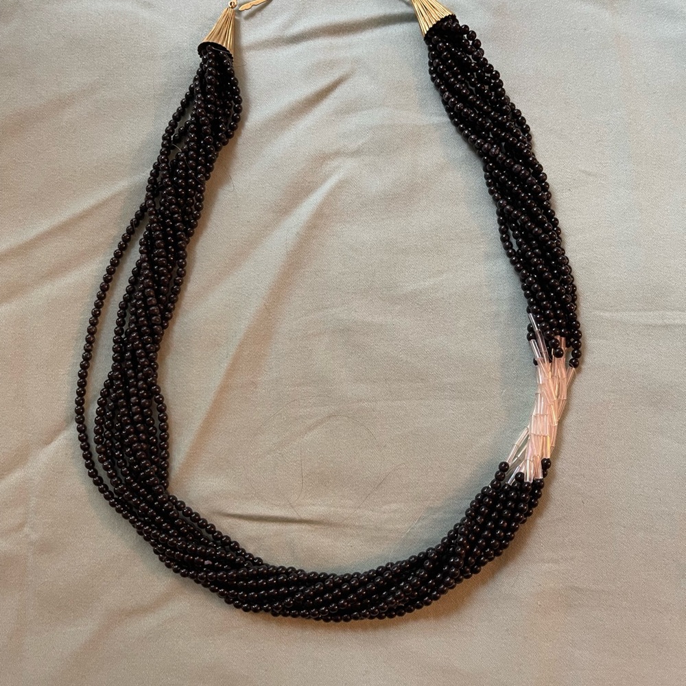 Black & white necklace/torsade